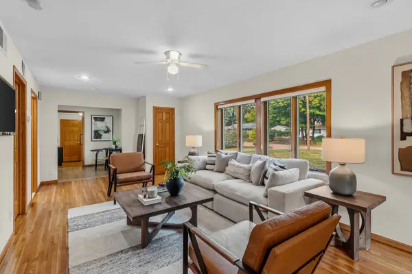 17025 11th Avenue N, Plymouth, MN 55447