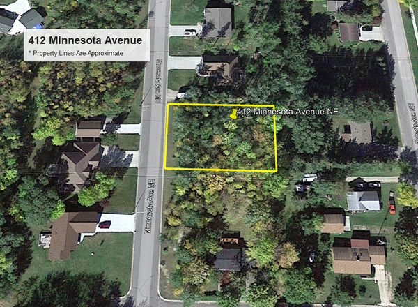 412 Minnesota Avenue Ne, Warroad, MN 56763