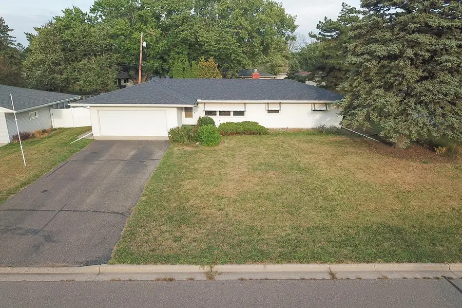 2856 Virginia Avenue, Roseville, MN 55113 - #2