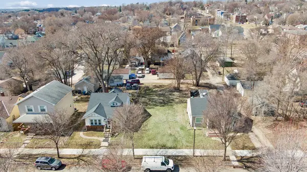 1815 Queen Avenue N, Minneapolis, MN 55411