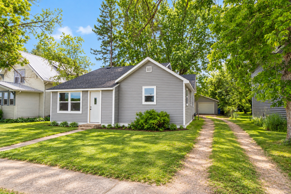 114 E Juniper Avenue, Frazee, MN 56544