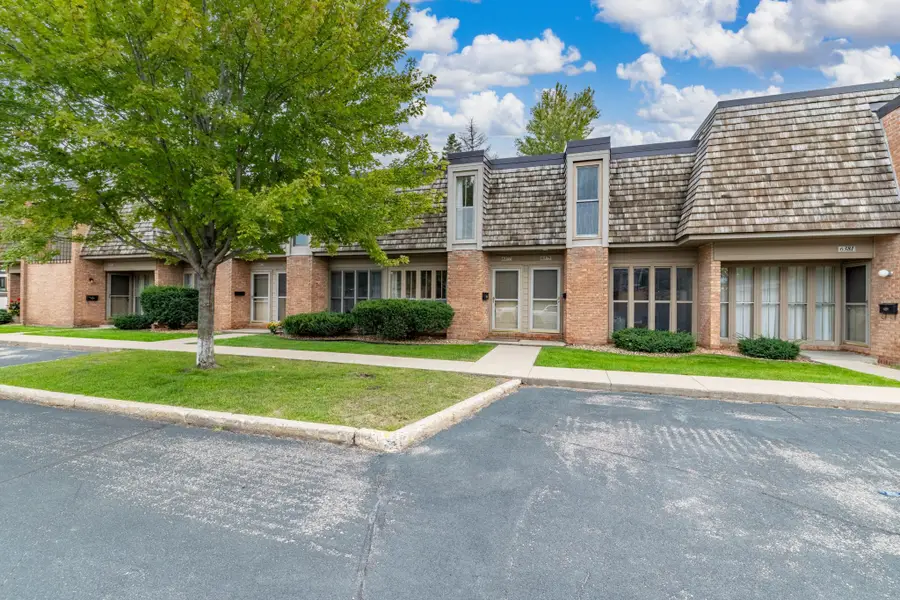 6377 Barrie Road, Edina, MN 55435 - #3