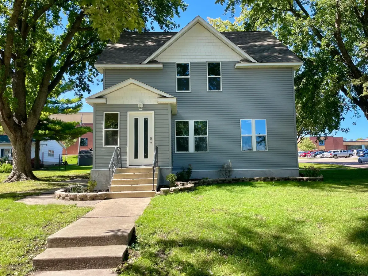 104 S Park Avenue, Springfield, MN 56087 - #1