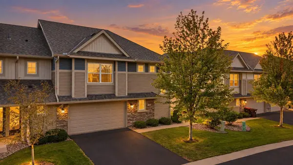 9757 5th Street Lane N, Lake Elmo, MN 55042