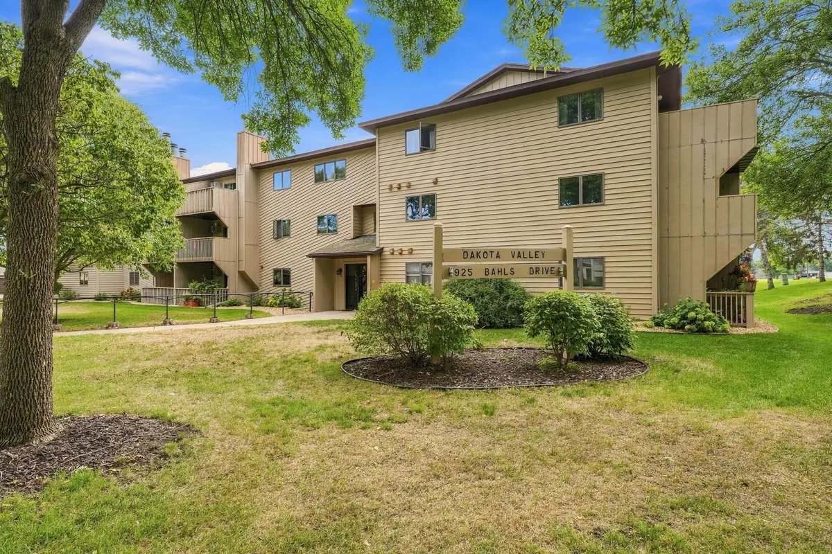 925 Bahls Drive #208, Hastings, MN 55033 - #1