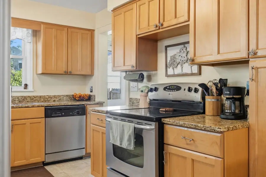 1329 Beech Street, Saint Paul, MN 55106 - #2