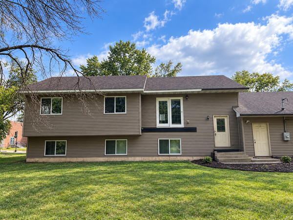 1027 White Bear Avenue N, Saint Paul, MN 55106