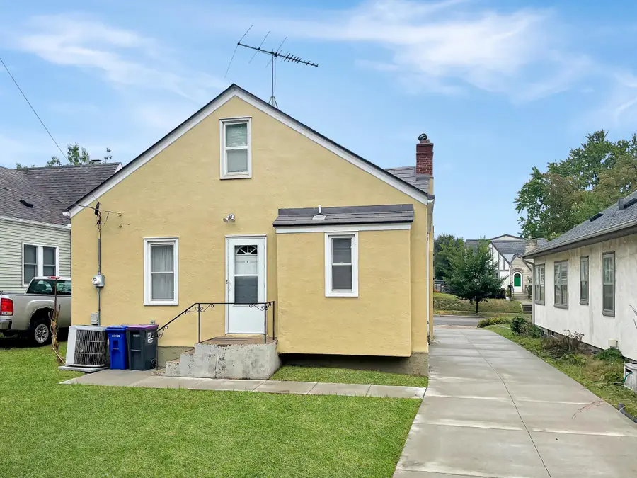 1186 Englewood Avenue, Saint Paul, MN 55104 - #3