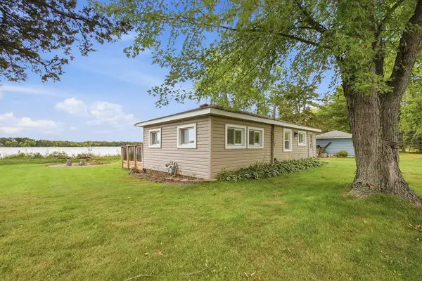 31468 London Drive Ne, Cambridge, MN 55008