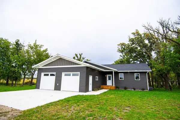 4341 State Hwy 11, Karlstad, MN 56732