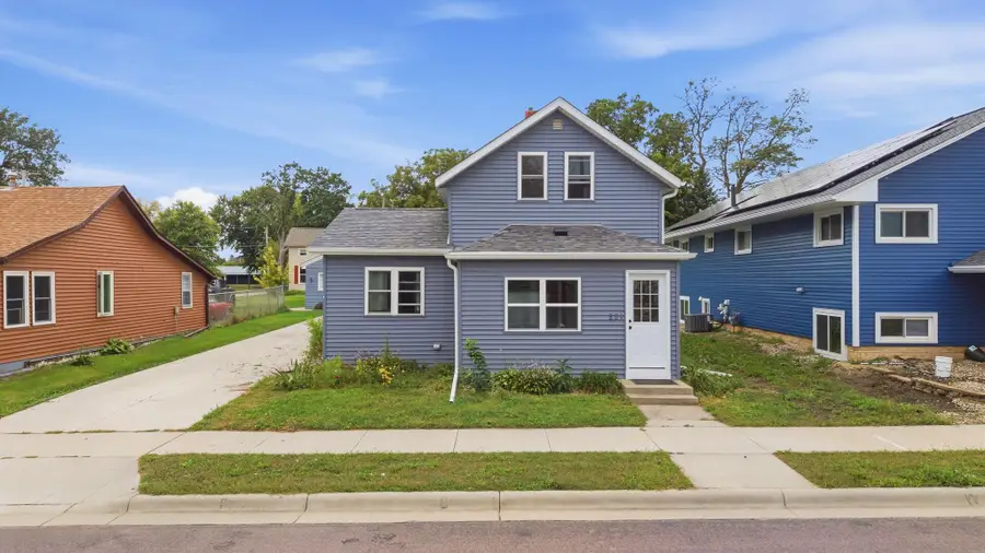 221 S Lincoln Street, Lake Crystal, MN 56055 - #2