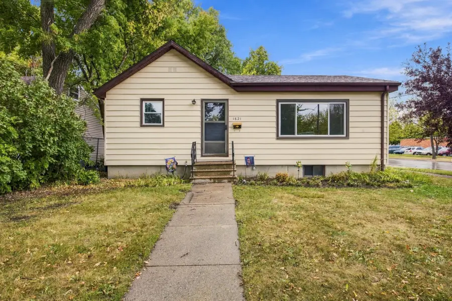 1621 12th Avenue S, Fargo, ND 58103 - #2