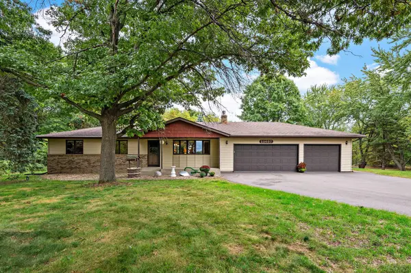 22637 Raven Street Nw, Oak Grove, MN 55005