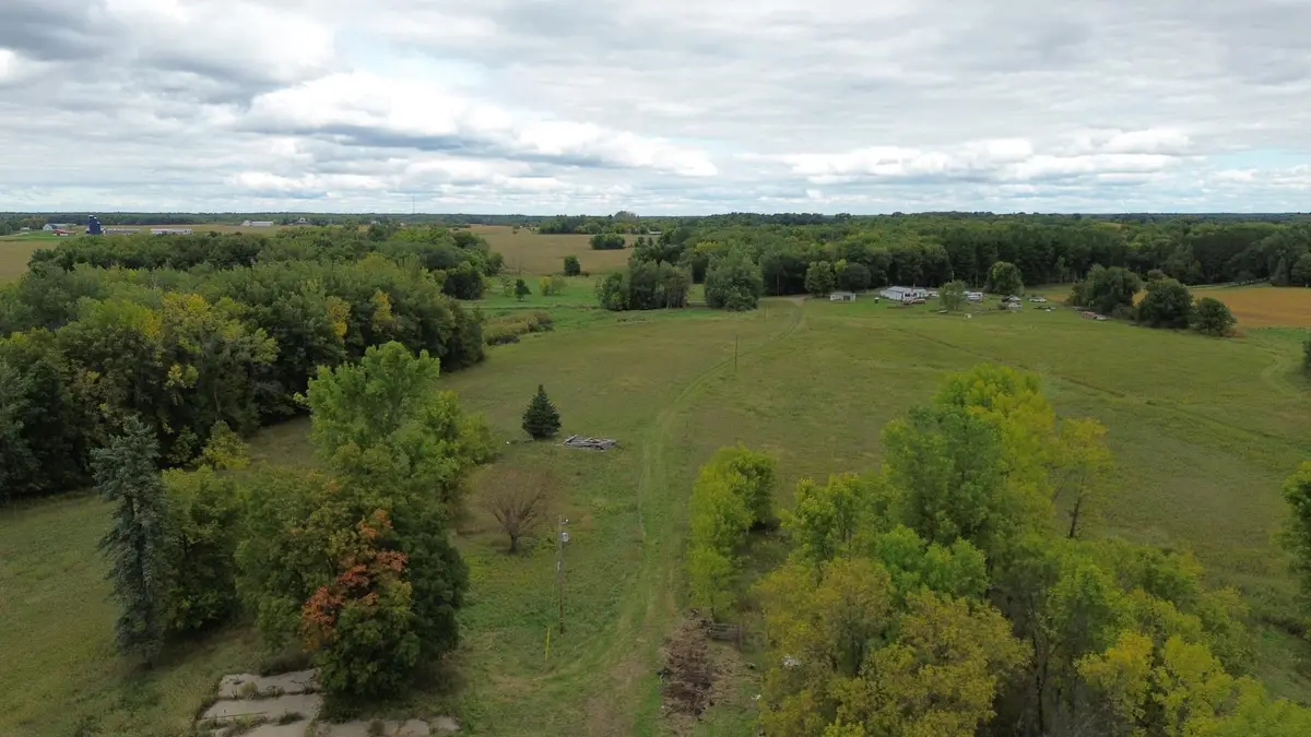 3850 405th Avenue Nw, Braham, MN 55006 - #1