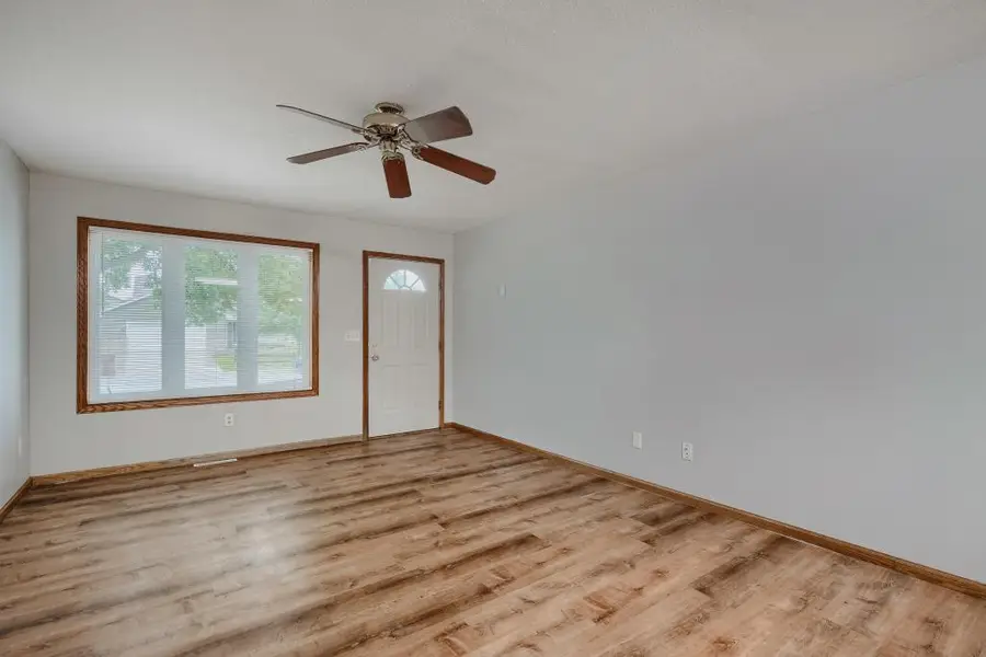 402 Lady Slipper Avenue Ne, New Prague, MN 56071 - #2