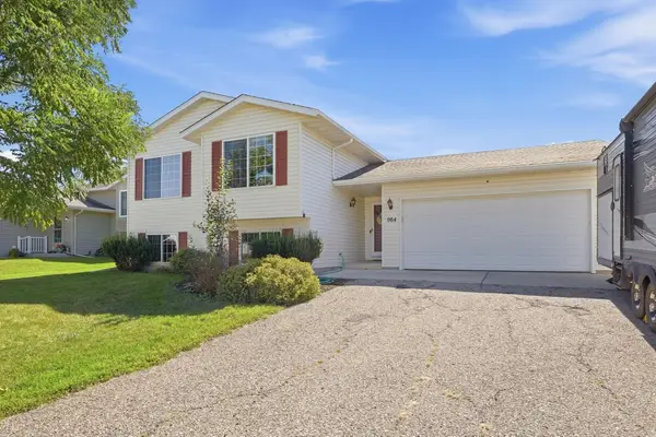 964 7th Avenue Nw, Hutchinson, MN 55350