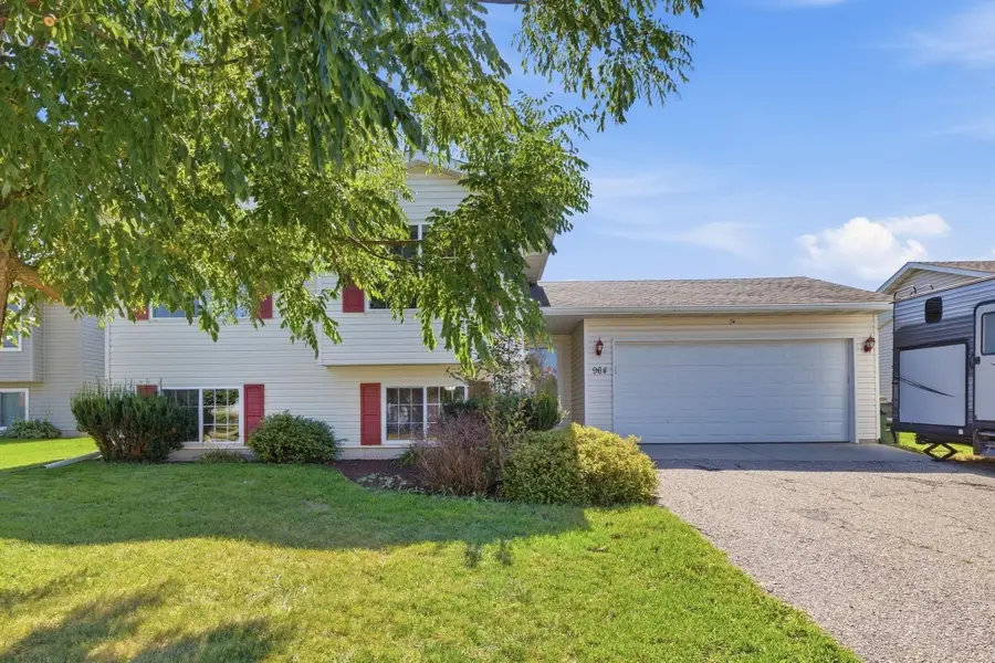 964 7th Avenue Nw, Hutchinson, MN 55350 - #2
