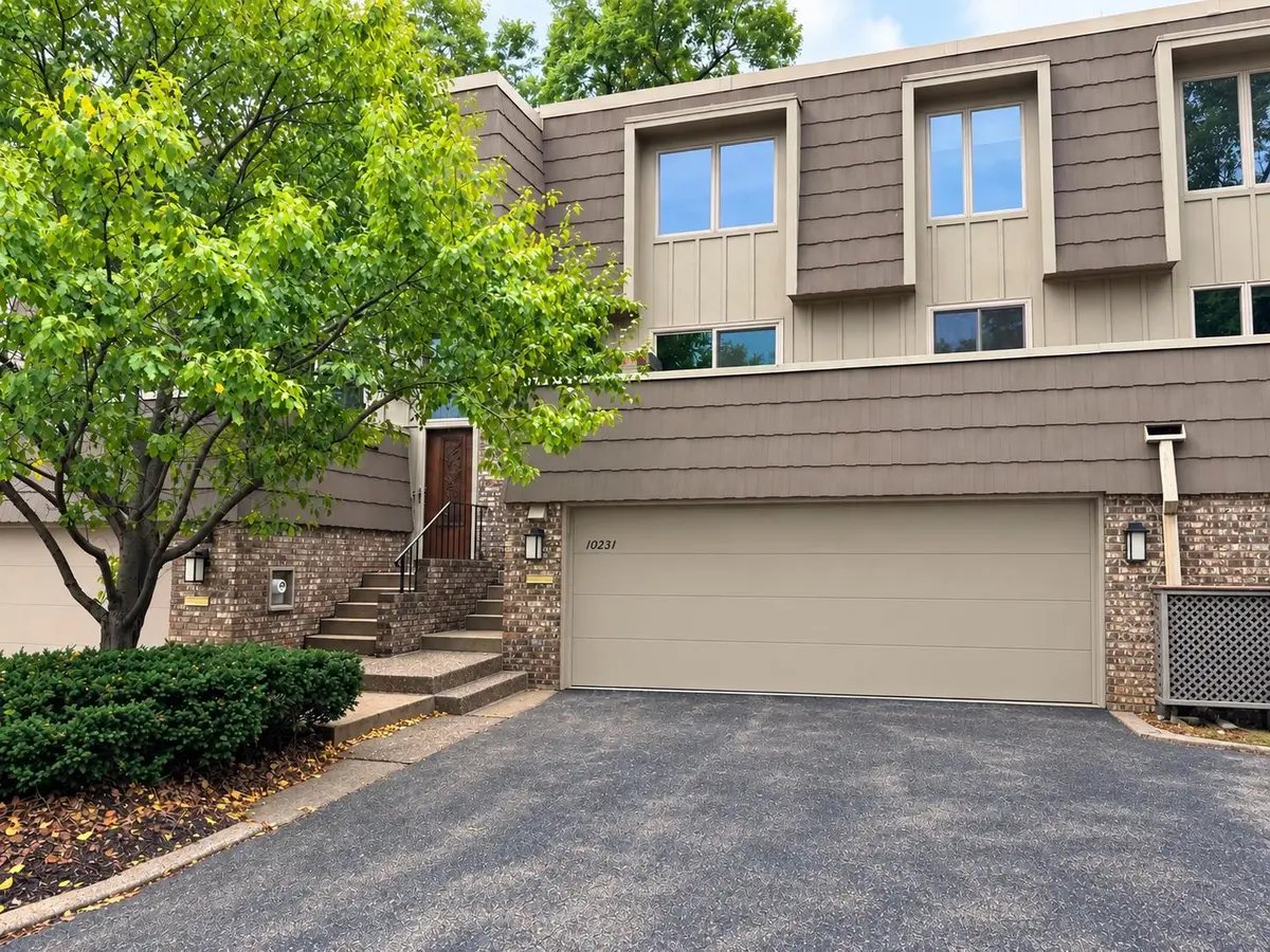 10251 Berkshire Road, Bloomington, MN 55437 - #1