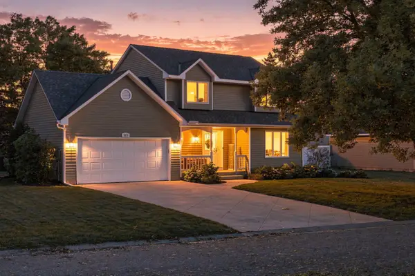 4875 Cottonwood Lane N, Plymouth, MN 55442