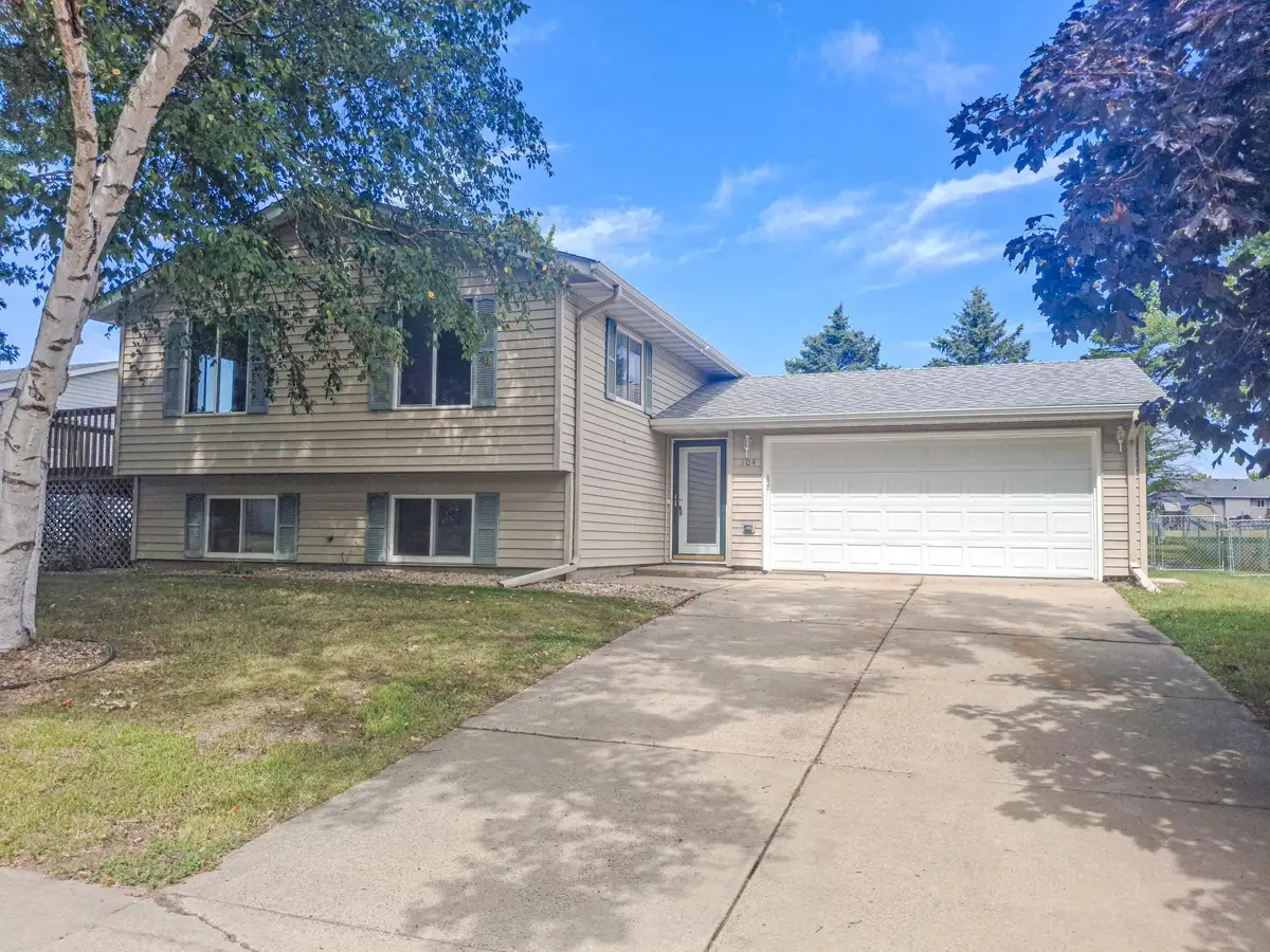 1304 17th Street Sw, Faribault, MN 55021 - #1