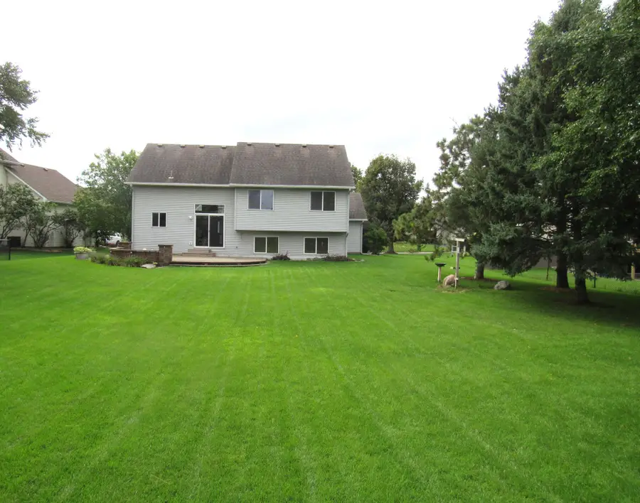 7059 Sussex Lane, Shakopee, MN 55379 - #3