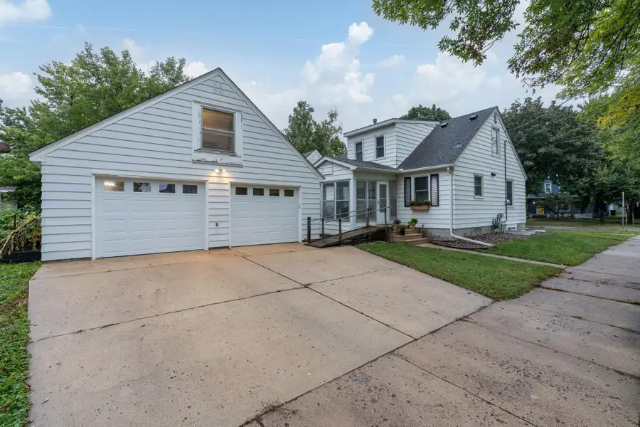 1204 N 4th Street, Mankato, MN 56001 - #2