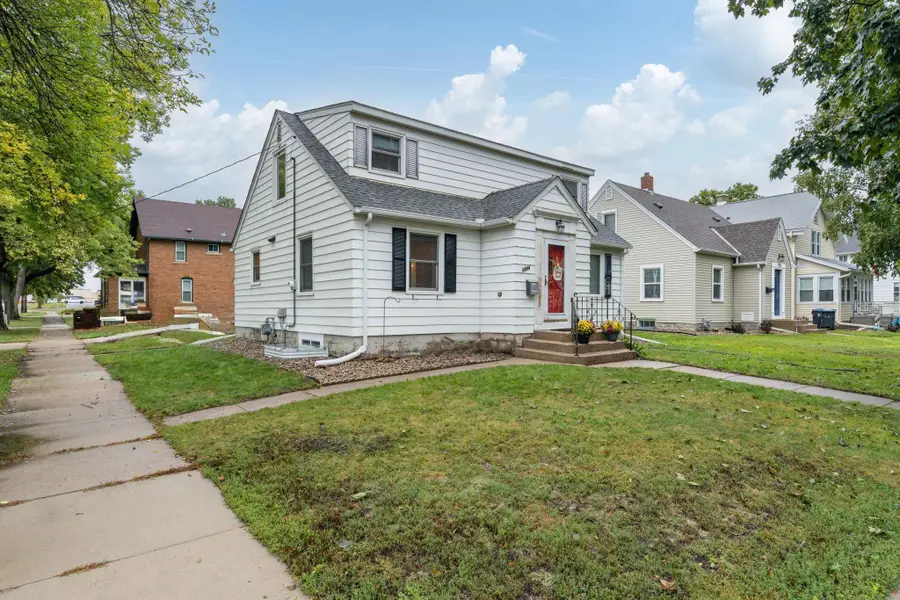 1204 N 4th Street, Mankato, MN 56001 - #3
