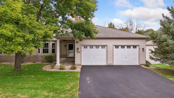 980 Carriage Lane, Chaska, MN 55318