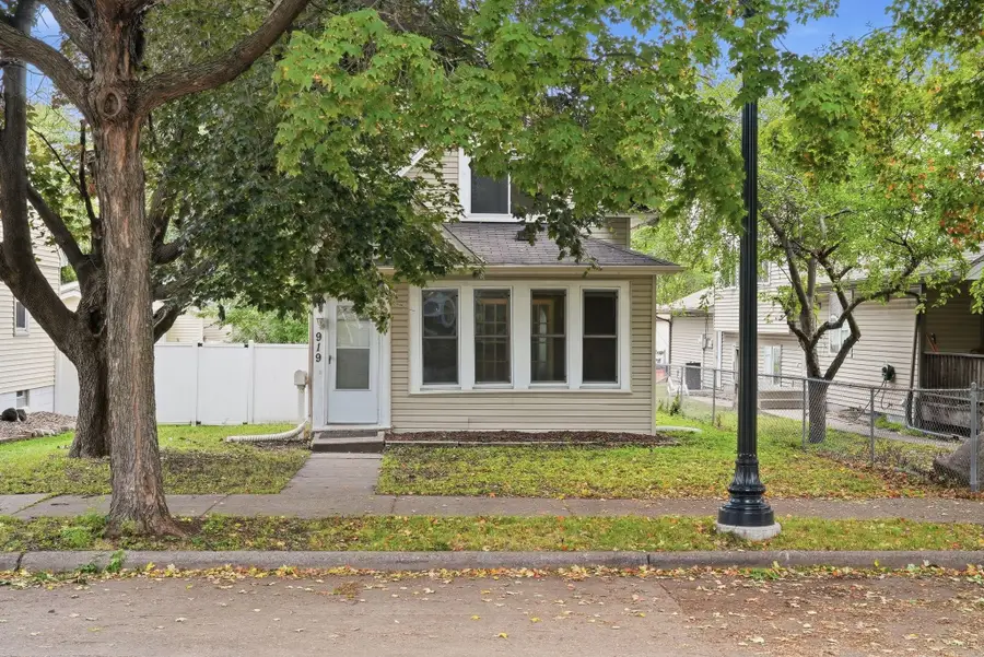 919 26th Avenue Se, Minneapolis, MN 55414 - #2