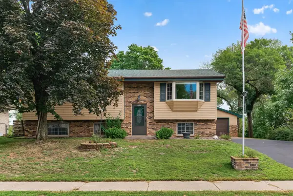 802 Charlotte Drive, Anoka, MN 55303