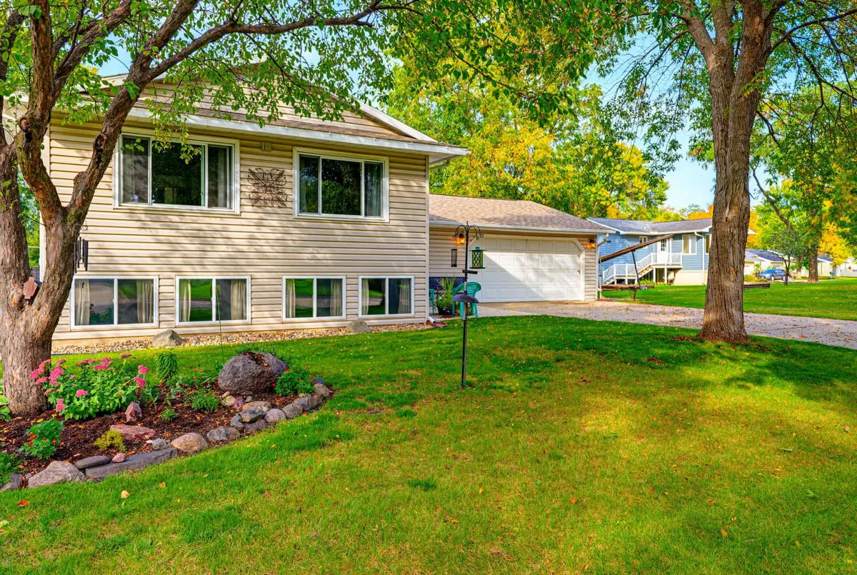 115 E Nelson Street, Litchfield, MN 55355 - #1