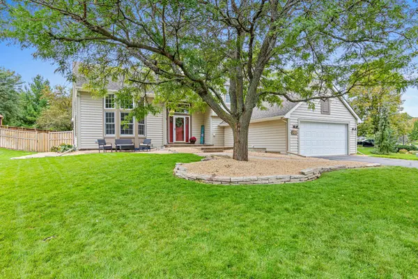726 Camberwell Drive, Eagan, MN 55123
