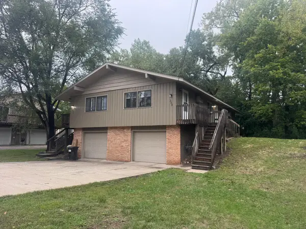 305 Jackson Avenue N, Hopkins, MN 55343