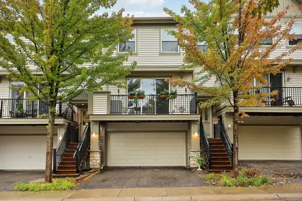 11211 Kinsley Street, Eden Prairie, MN 55344