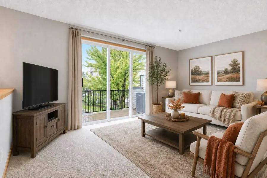 11211 Kinsley Street, Eden Prairie, MN 55344 - #2