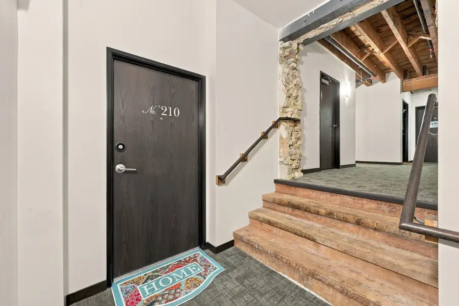 631 Northern Pacific Avenue N #210, Fargo, ND 58102 - #3