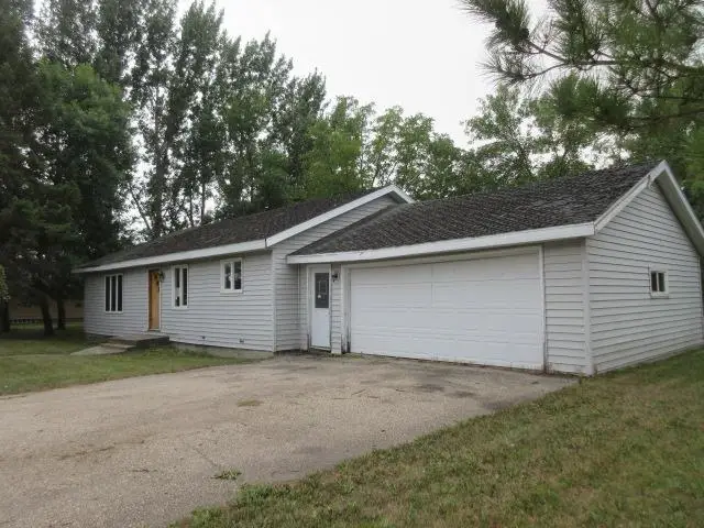 1029 Elm Avenue, Hallock, MN 56728 - #1