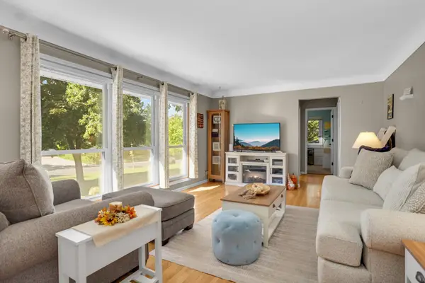 14929 Deerwood Drive, Burnsville, MN 55306
