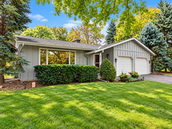 5220 Cottonwood Lane N, Plymouth, MN 55442