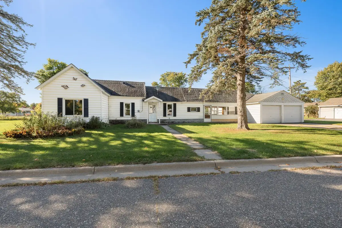 414 6th Avenue Se, Little Falls, MN 56345 - #1