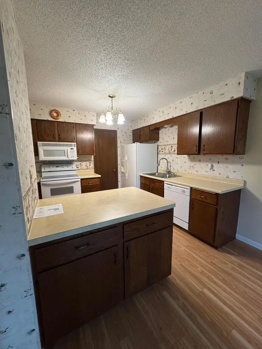 1890 Fox Ridge Drive #B, West Saint Paul, MN 55118 - #2