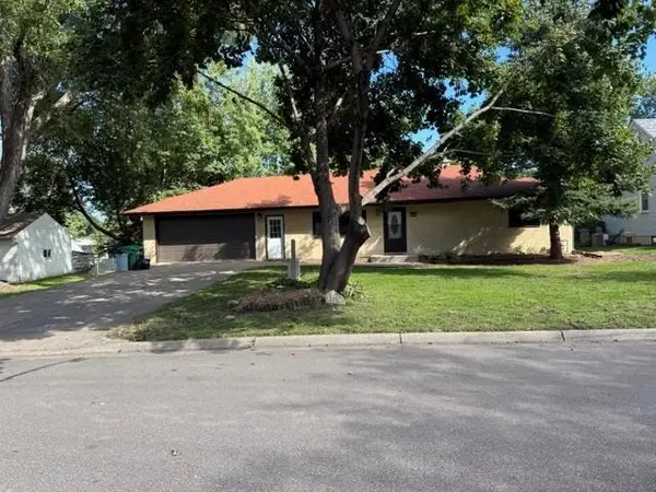 2566 Beacon Street, Roseville, MN 55113