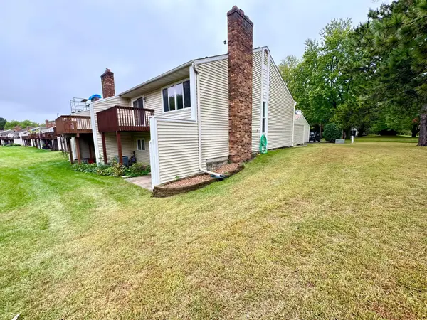10498 Yorktown Lane N, Maple Grove, MN 55369
