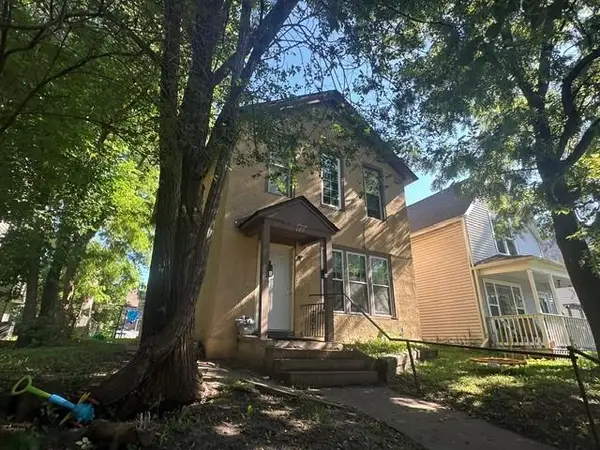 929 6th Street E, Saint Paul, MN 55106