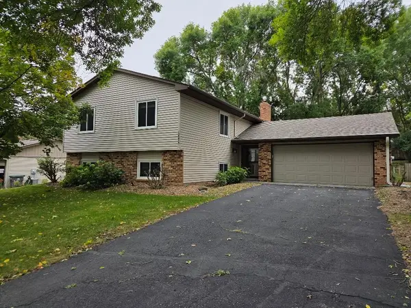12273 Jack Pine Trail, Eden Prairie, MN 55347