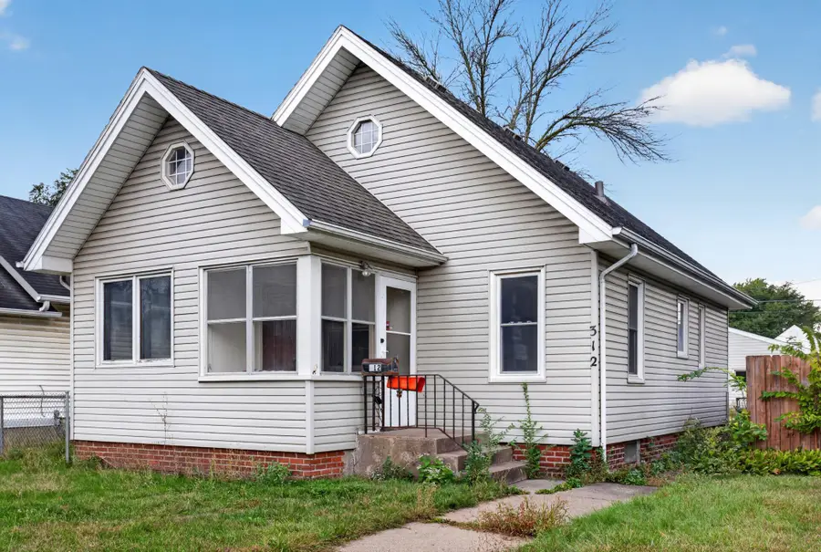 312 5th Avenue S, South Saint Paul, MN 55075 - #2