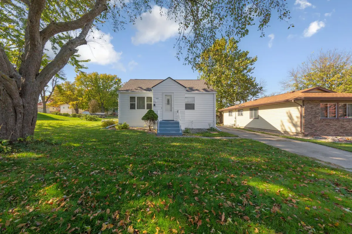 416 10th Street Se, Waseca, MN 56093 - #1