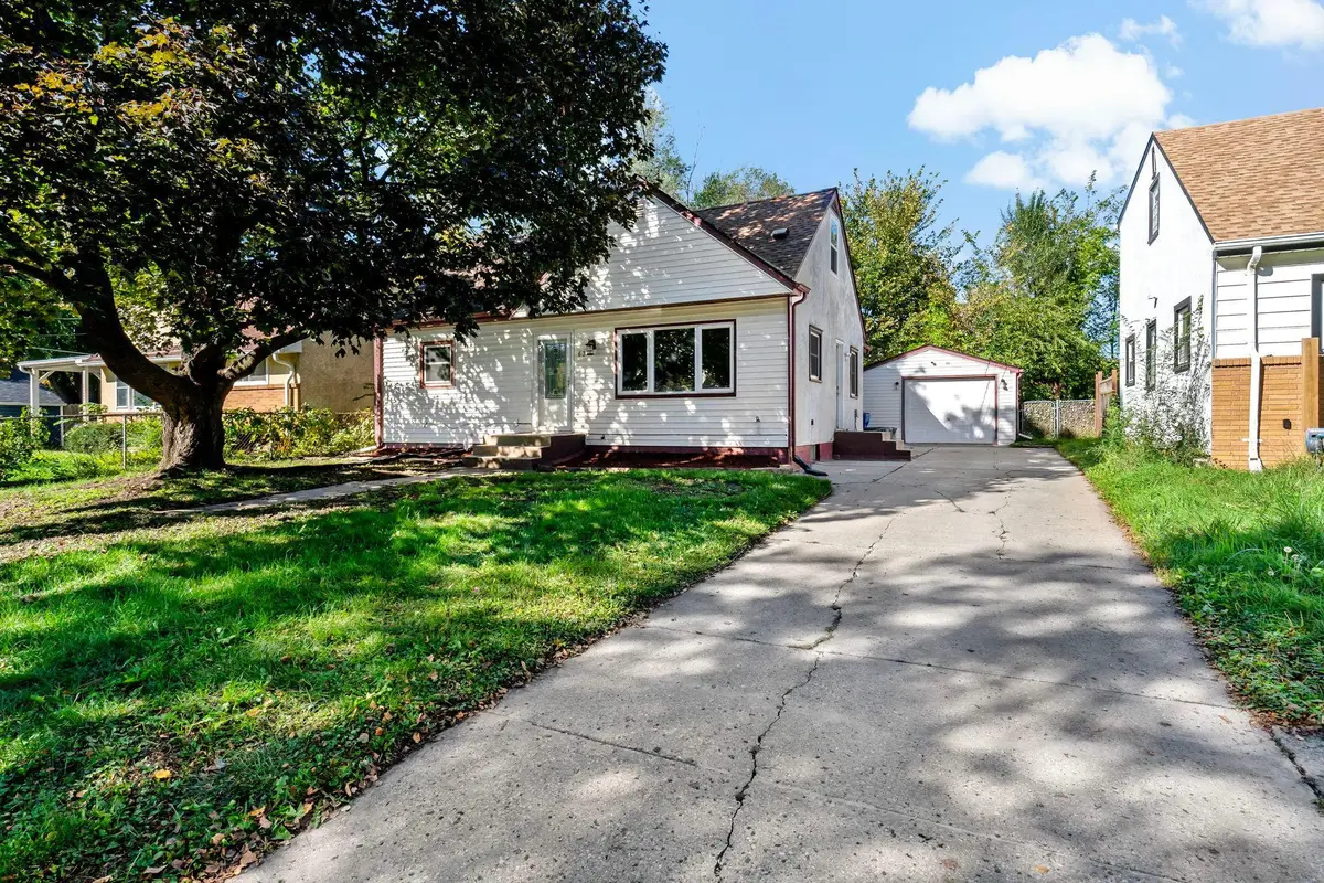 63 Iowa Avenue W, Saint Paul, MN 55117 - #1