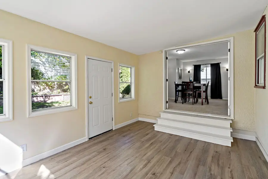 63 Iowa Avenue W, Saint Paul, MN 55117 - #3