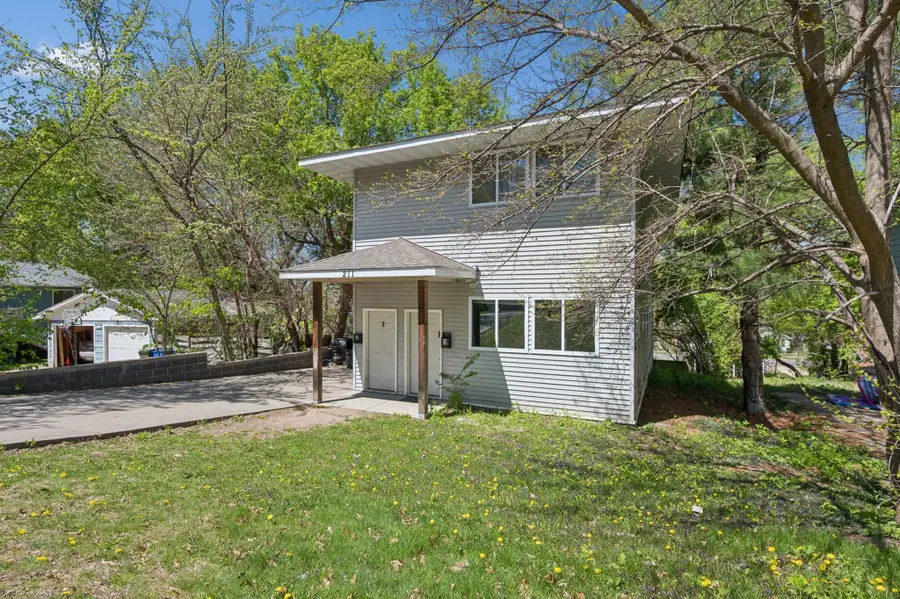 211 Belvidere Street E, Saint Paul, MN 55107 - #2